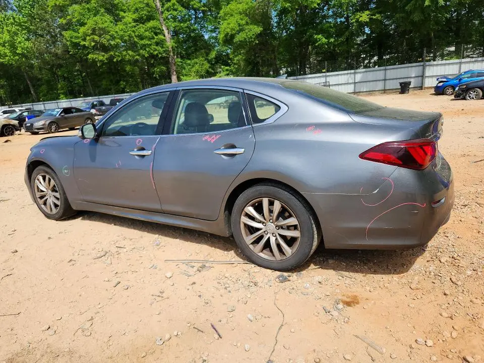 2017 INFINITI Q70 3.7  