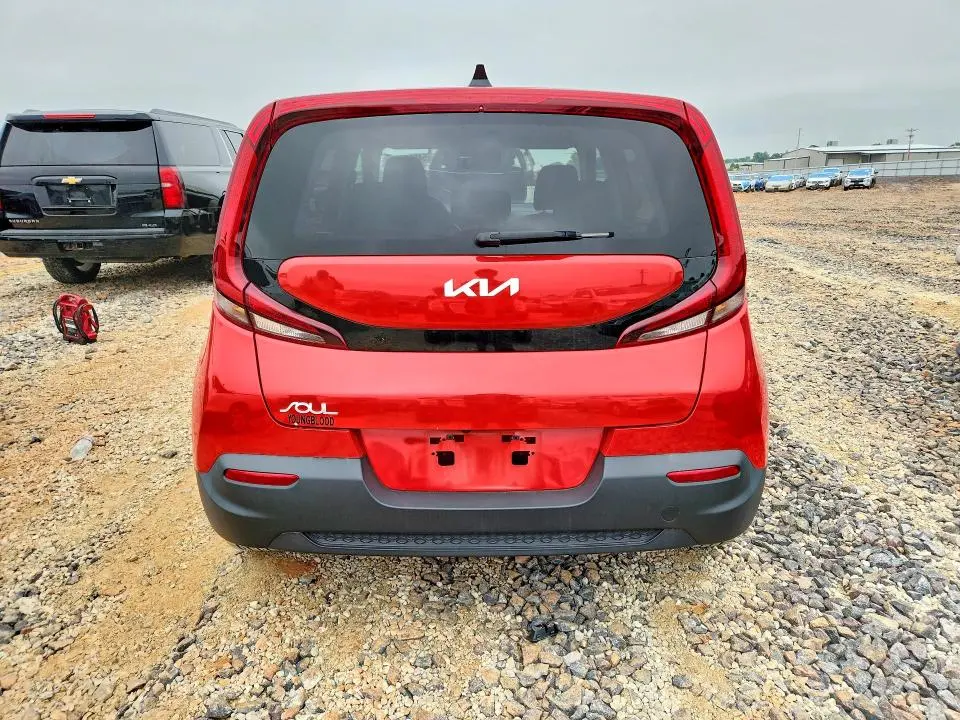2022 KIA SOUL LX  