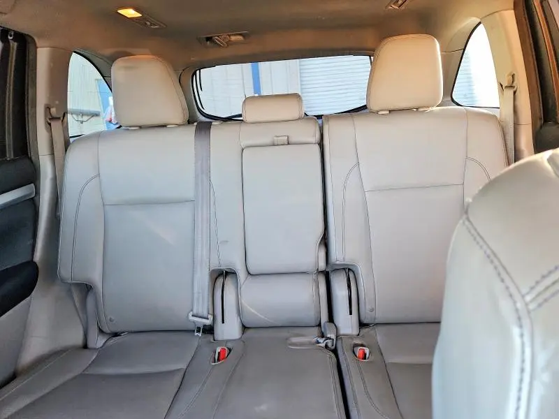 2015 TOYOTA HIGHLANDER XLE  