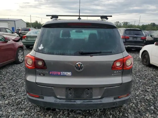 2010 VOLKSWAGEN TIGUAN SE  