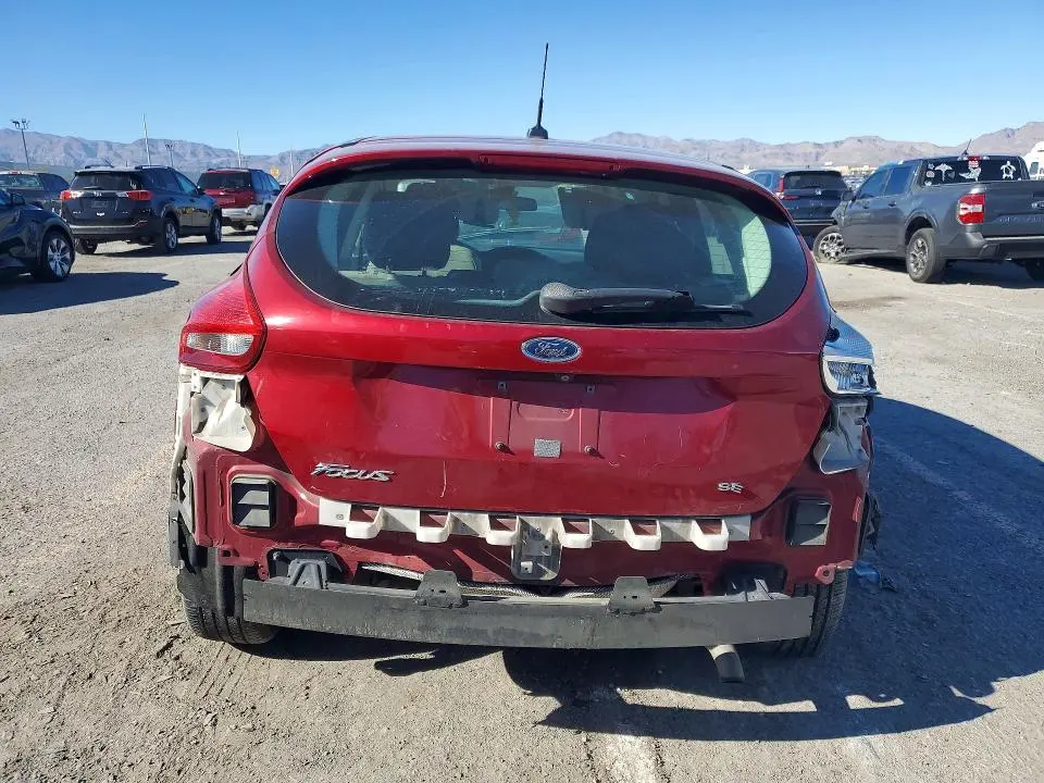 2015 FORD FOCUS SE  