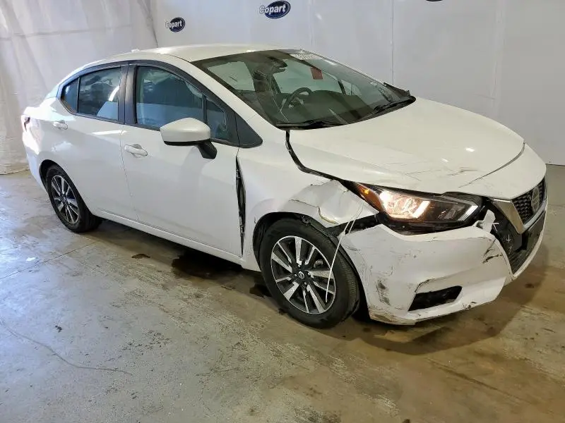 2022 NISSAN VERSA SV  