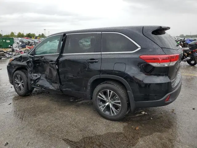 2017 TOYOTA HIGHLANDER LE  