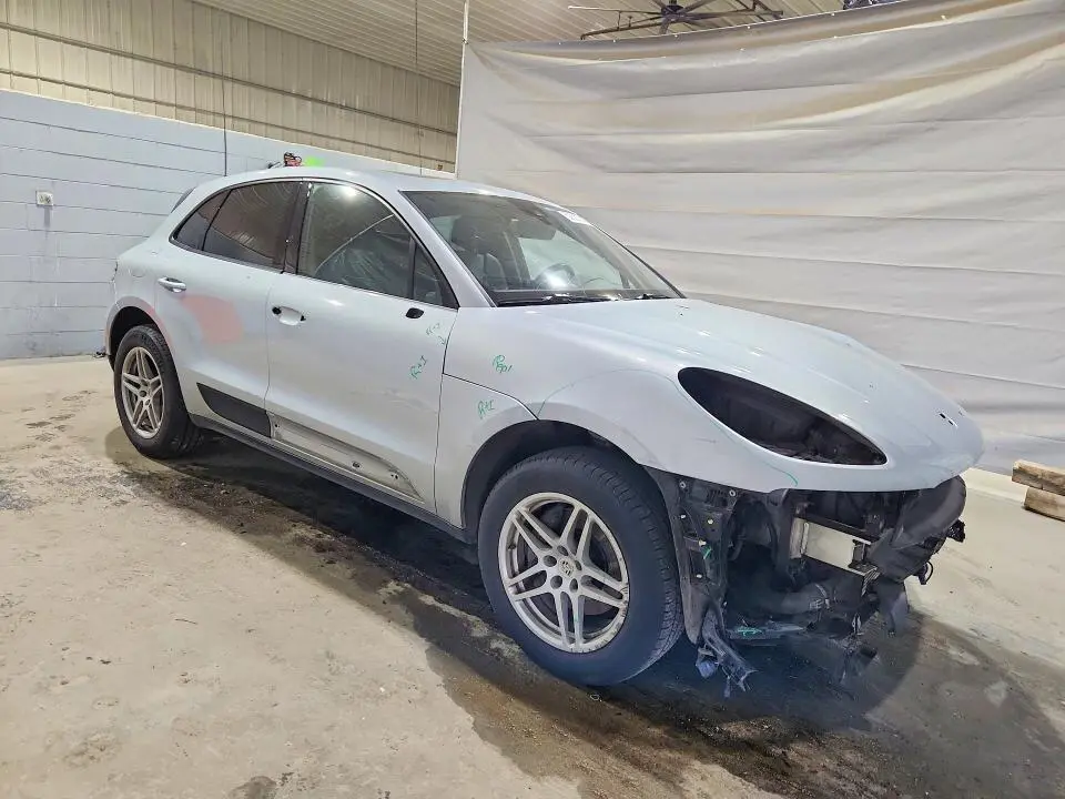 2018 PORSCHE MACAN   