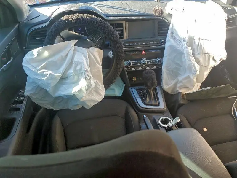 2019 HYUNDAI ELANTRA SEL  