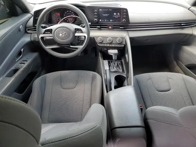 2022 HYUNDAI ELANTRA SE  