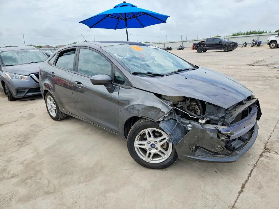 2017 FORD FIESTA SE  