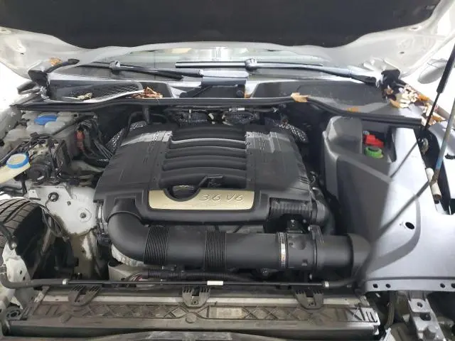 2016 PORSCHE CAYENNE   