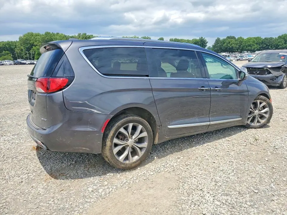 2019 CHRYSLER PACIFICA LIMITED  