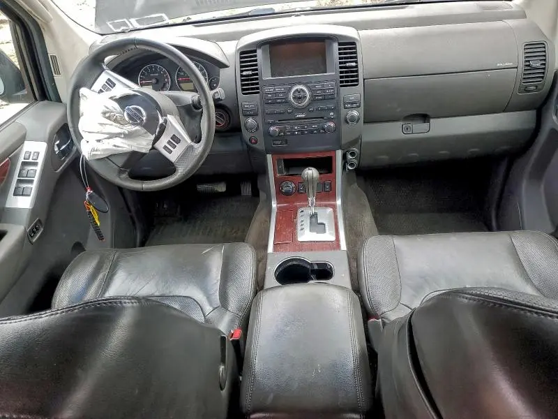 2011 NISSAN PATHFINDER S  