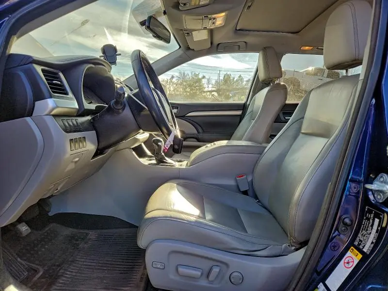 2015 TOYOTA HIGHLANDER XLE  