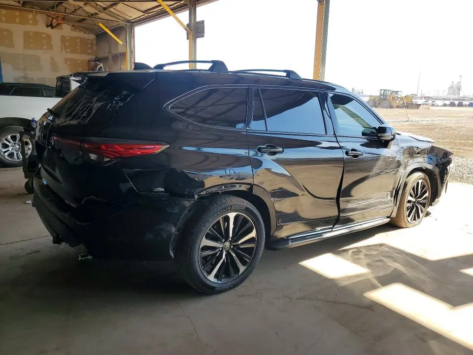 2021 TOYOTA HIGHLANDER XSE  