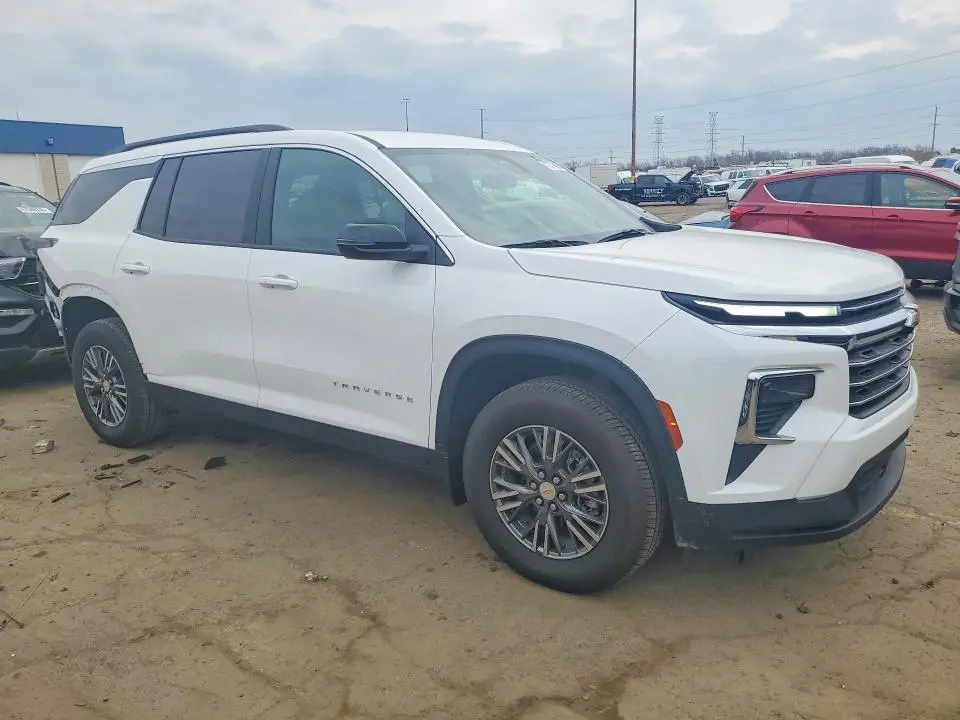 2025 CHEVROLET TRAVERSE LT  