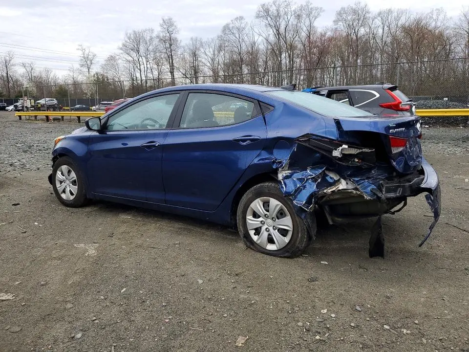 2016 HYUNDAI ELANTRA SE  