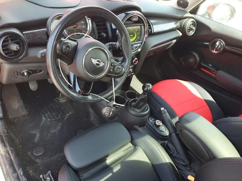2018 MINI COOPER S  