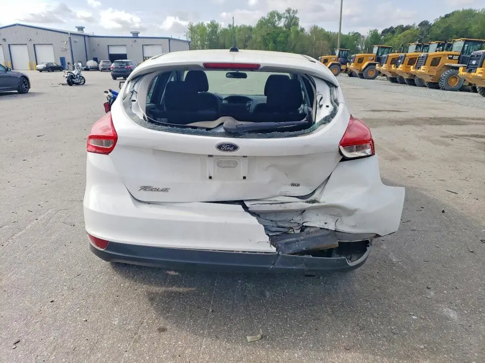 2017 FORD FOCUS SE  