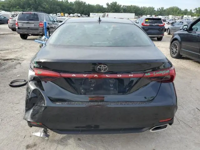 2020 TOYOTA AVALON XLE  