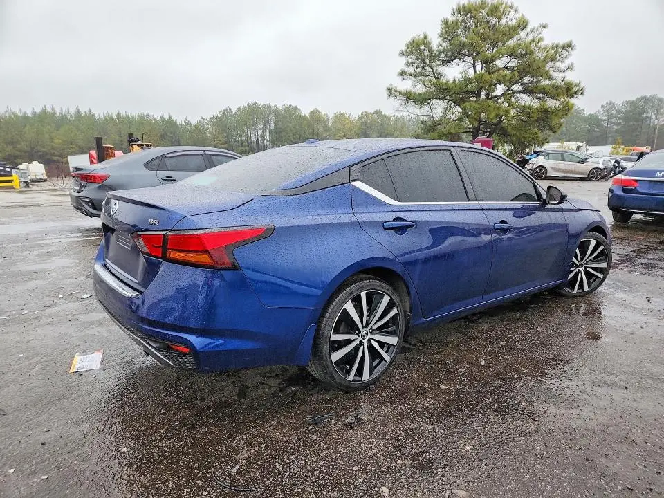 2021 NISSAN ALTIMA SR  