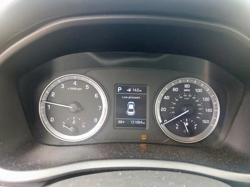 2018 HYUNDAI SONATA SE  
