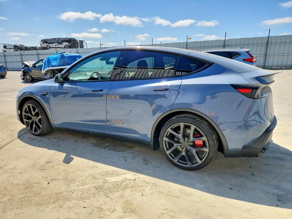 2026 TESLA MODEL Y   
