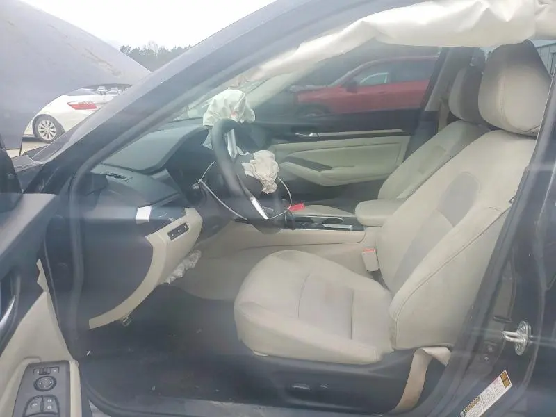 2022 NISSAN ALTIMA SV  