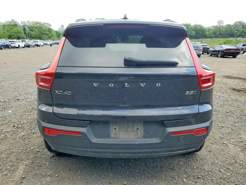 2024 VOLVO XC40 ULTIMATE  