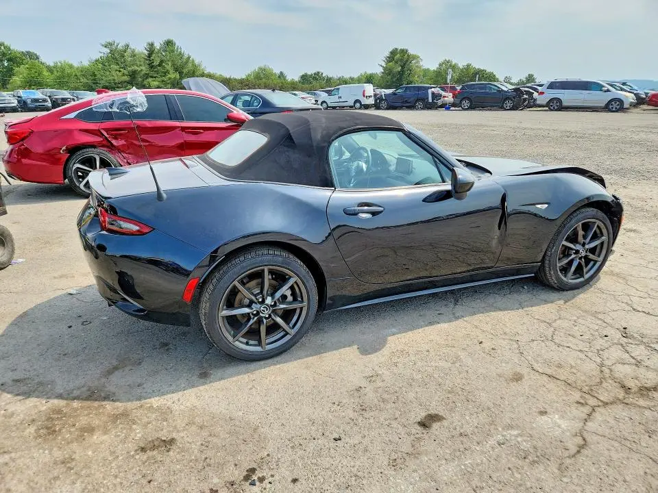 2017 MAZDA MX-5 MIATA CLUB  