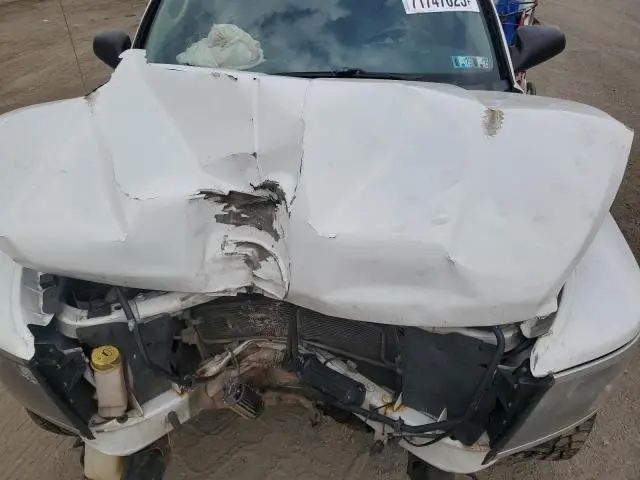 2011 DODGE DAKOTA SLT  