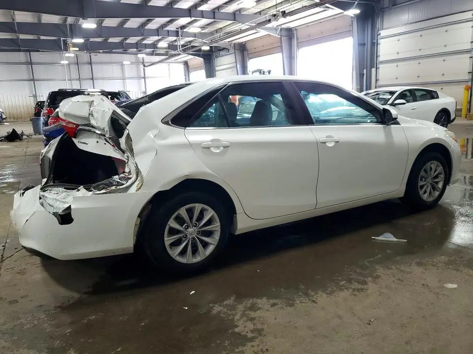 2016 TOYOTA CAMRY LE  