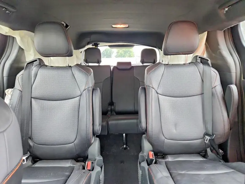 2024 TOYOTA SIENNA XSE  