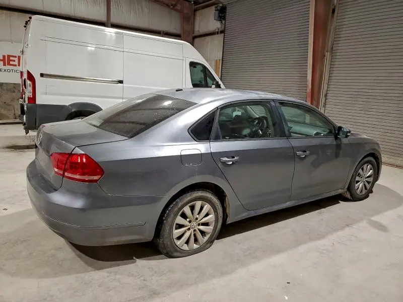 2013 VOLKSWAGEN PASSAT S  