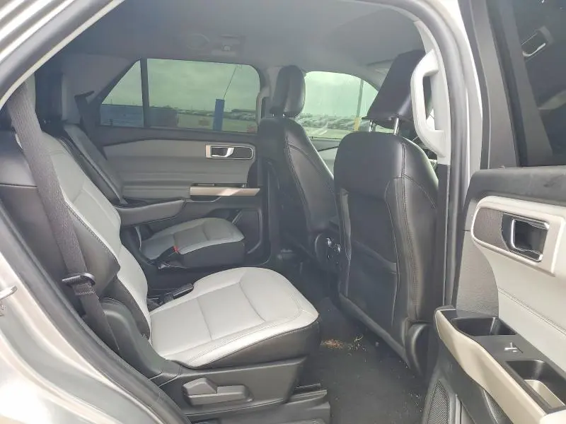2021 FORD EXPLORER XLT  