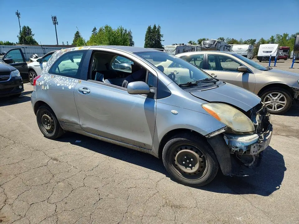 2010 TOYOTA YARIS BASE  