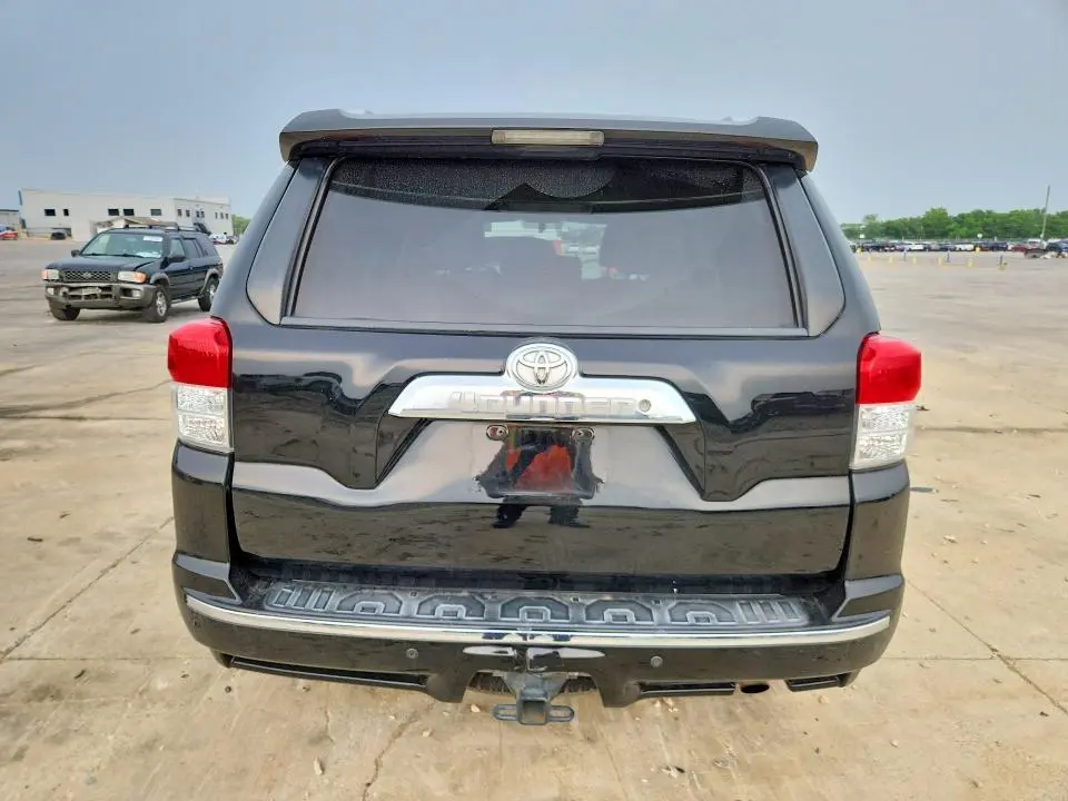 2011 TOYOTA 4RUNNER SR5  