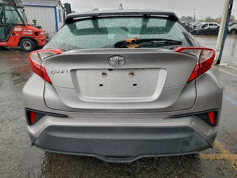 2019 TOYOTA C-HR XLE  