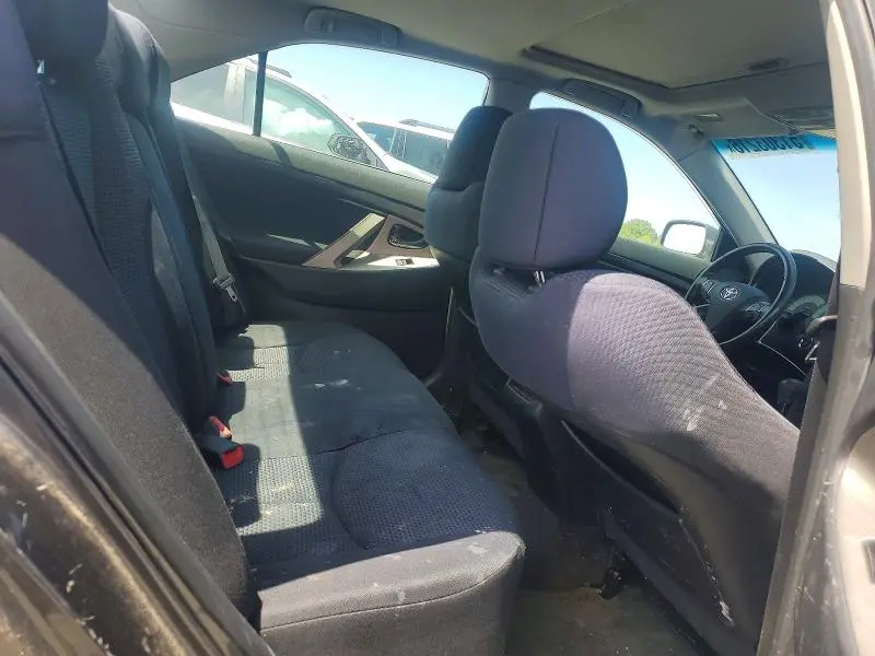2011 TOYOTA CAMRY SE  