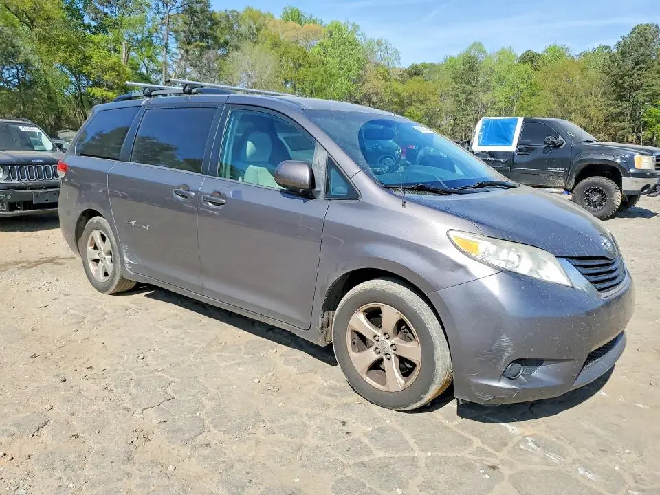 2014 TOYOTA SIENNA LE 8-PASSENGER  