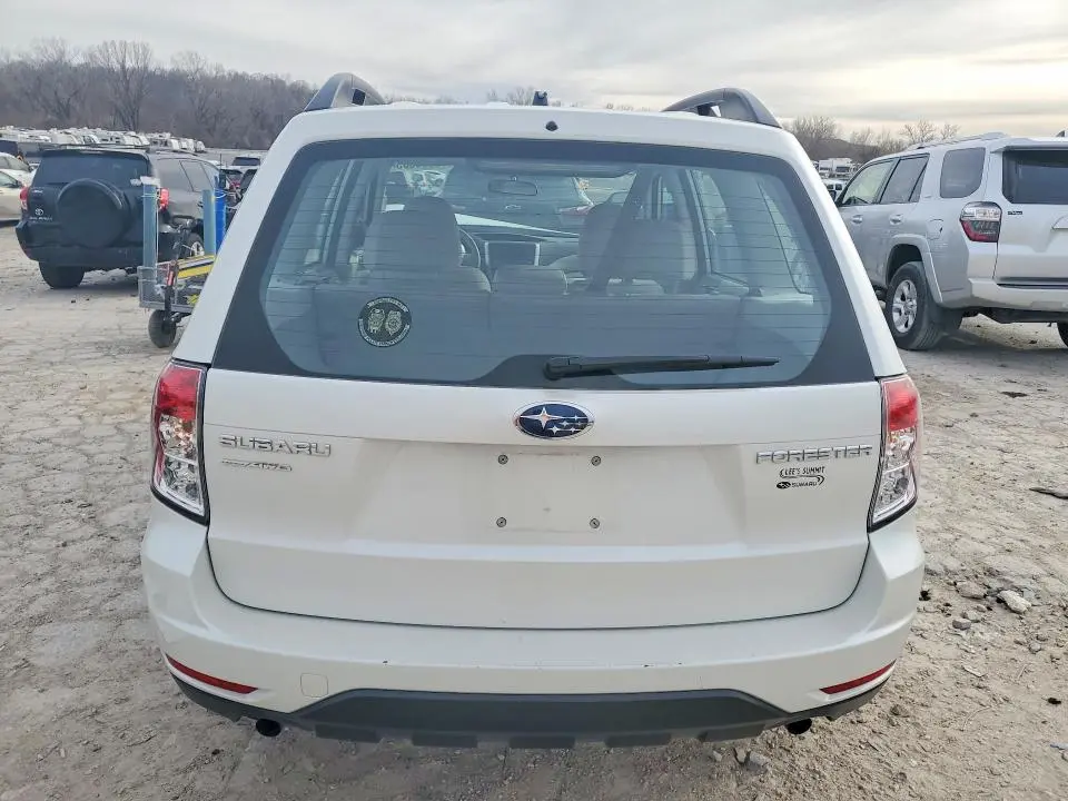 2010 SUBARU FORESTER XS  