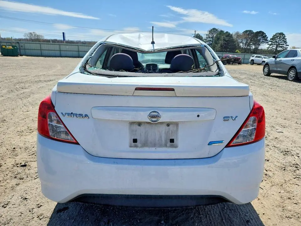 2015 NISSAN VERSA 1.6 SV  