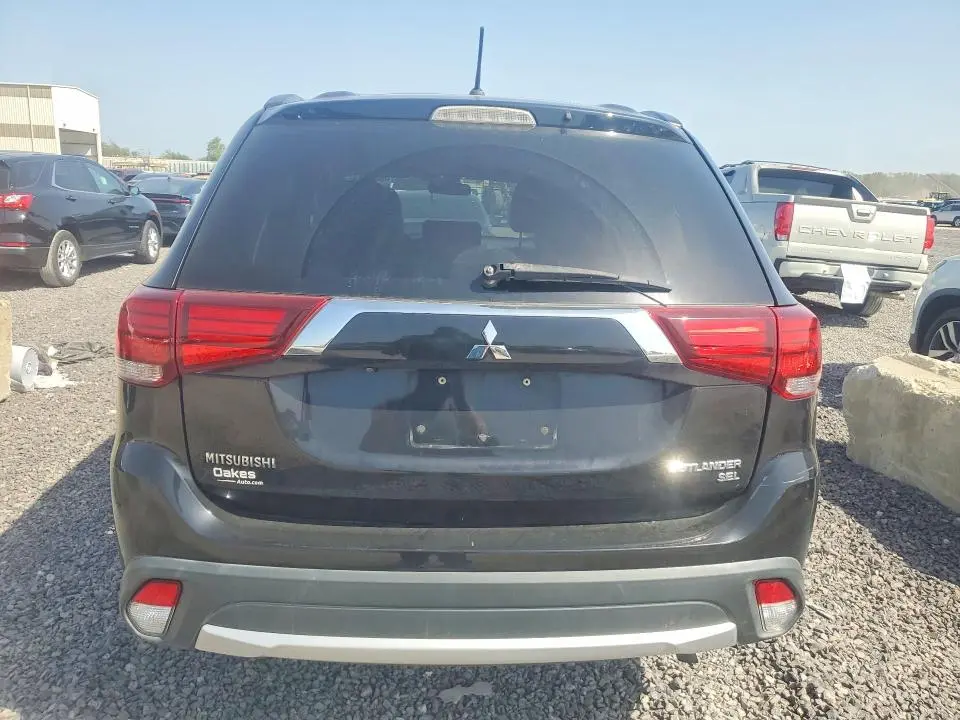 2016 MITSUBISHI OUTLANDER SE  