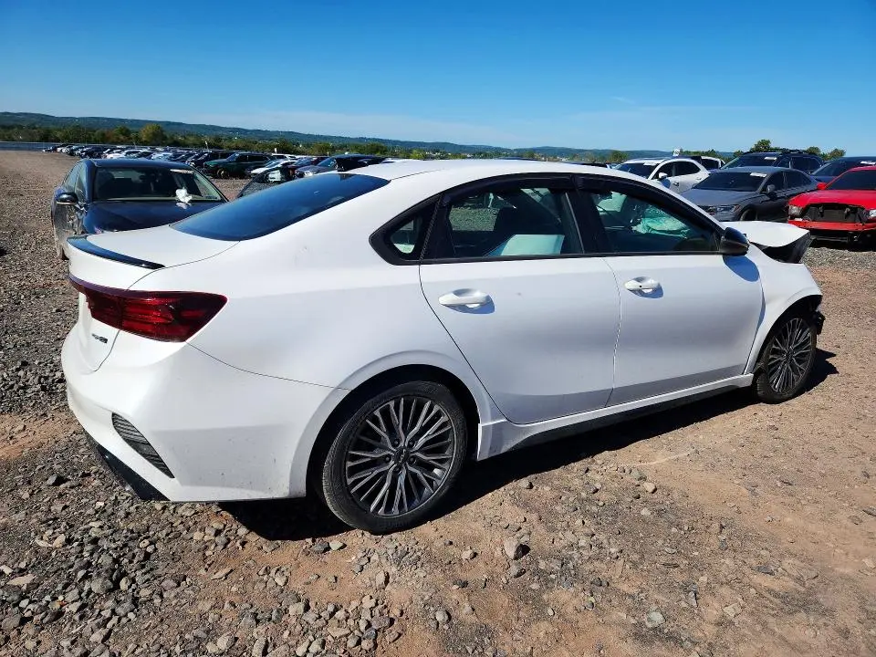 2022 KIA FORTE GT LINE  