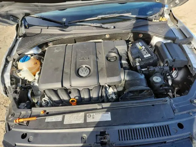 2012 VOLKSWAGEN PASSAT SE  