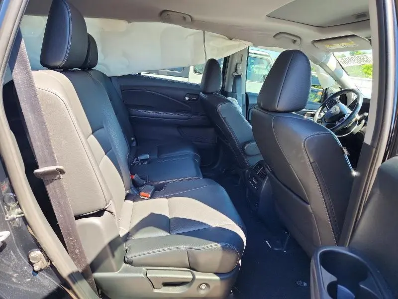 2022 HONDA PILOT SE  