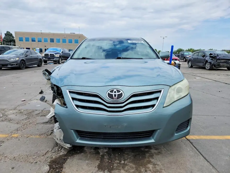 2011 TOYOTA CAMRY LE  