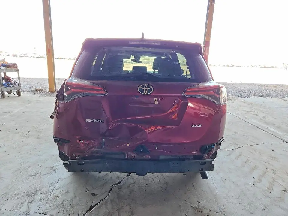 2018 TOYOTA RAV4 XLE  