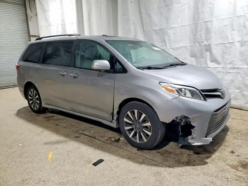 2018 TOYOTA SIENNA LIMITED PREMIUM 7-PASSENGER  