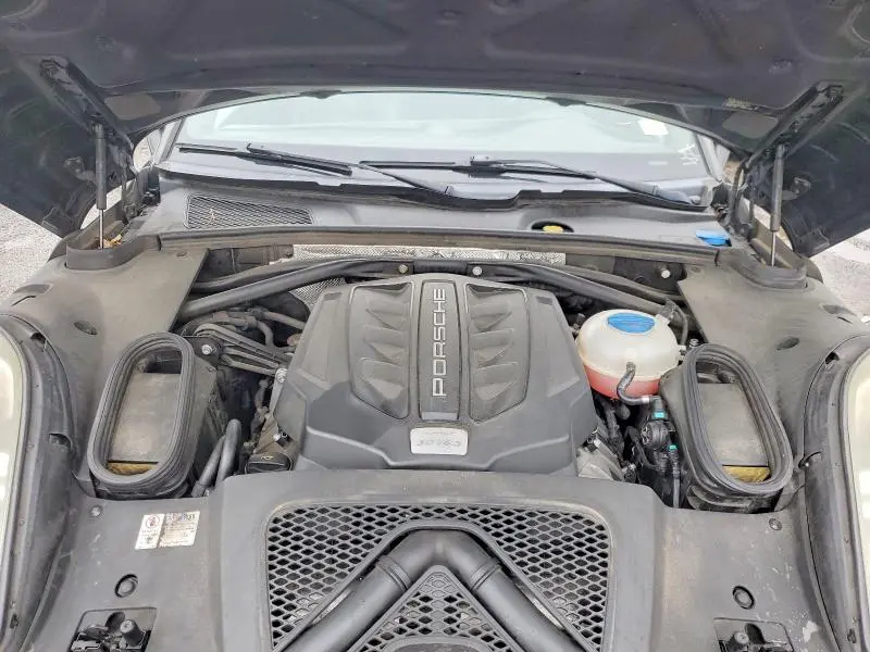 2016 PORSCHE MACAN S  