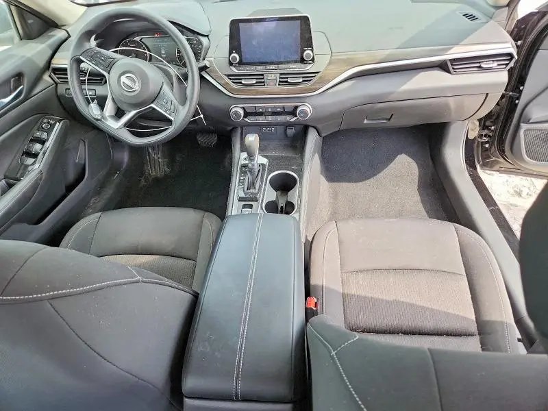 2023 NISSAN ALTIMA SV  