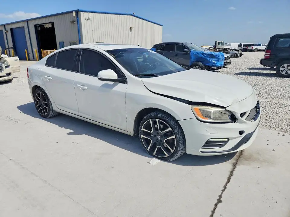 2018 VOLVO S60 DYNAMIC  