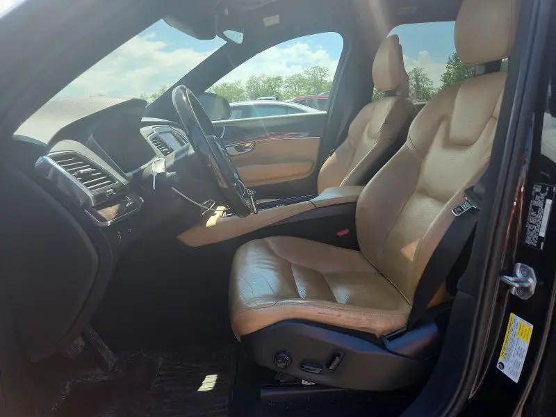 2016 VOLVO XC90 T6  
